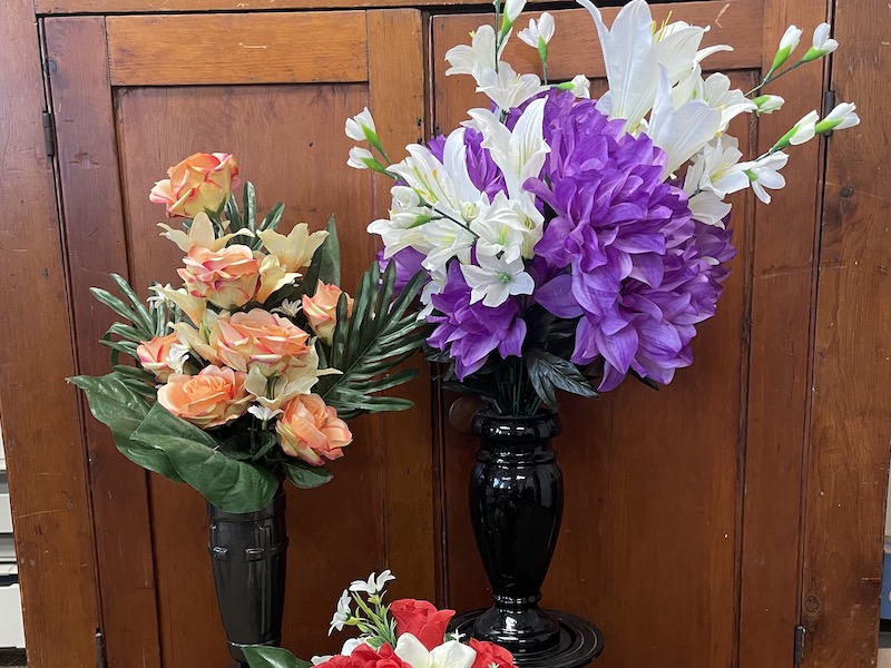 Vases, Flowers & Decor